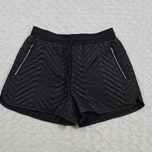 Athleta Women's Solstice Quilted Ski Shorts Size 6 Black NWOT
